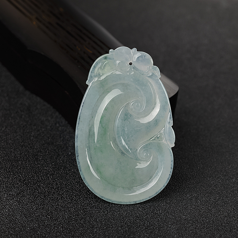 浅绿翡翠如意吊坠 - 红掌柜