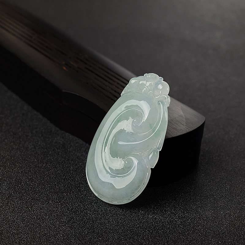 天然糯种浅绿翡翠如意吊坠 - 红掌柜