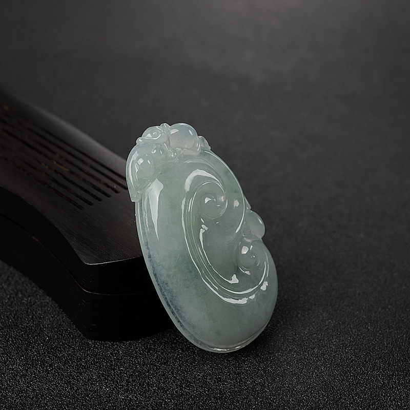 糯种浅绿翡翠如意吊坠 - 红掌柜