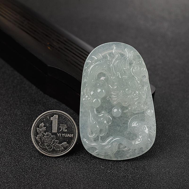 天然翡翠龙牌吊坠-红掌柜