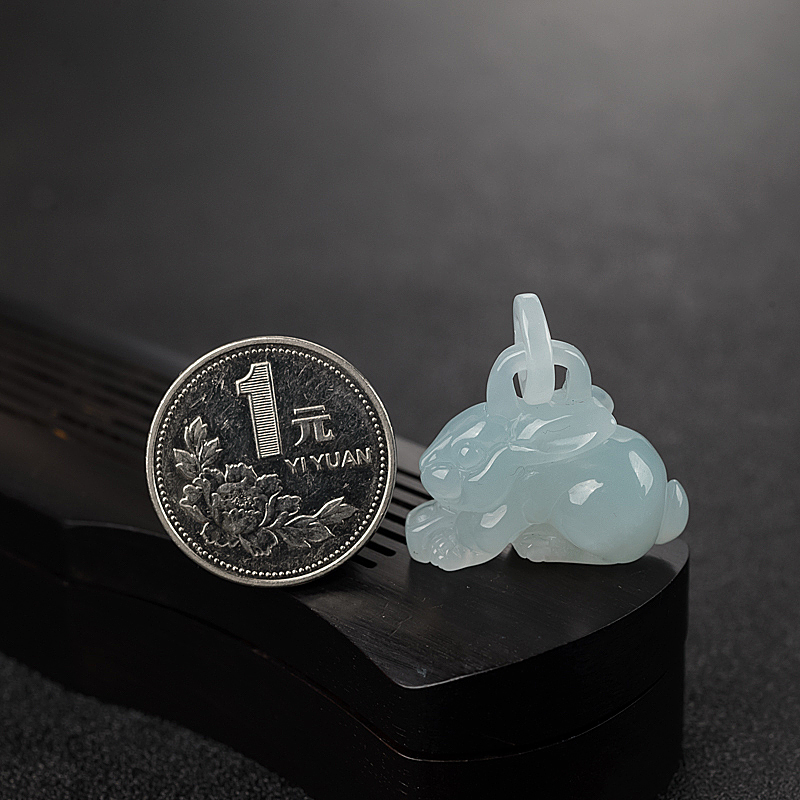 缅甸翡翠兔子吊坠-红掌柜