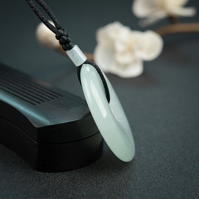 糯种浅绿翡翠平安扣-红掌柜