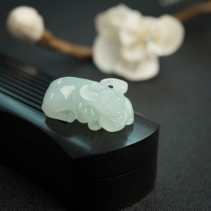 糯种翡翠吊坠-红掌柜