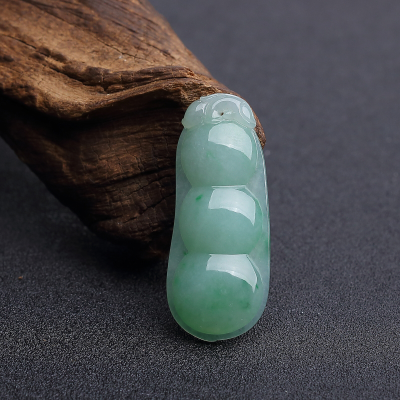 糯种飘翠翡翠福豆吊坠-红掌柜