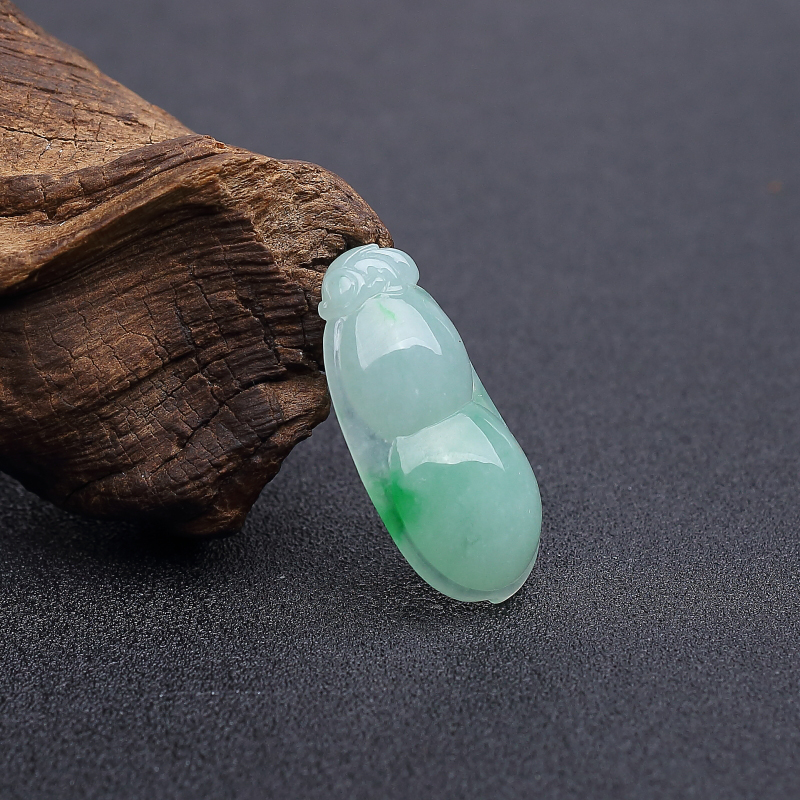 糯种翡翠福豆吊坠-红掌柜