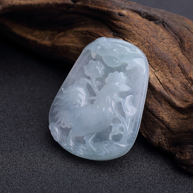 浅绿翡翠鸡牌吊坠-红掌柜