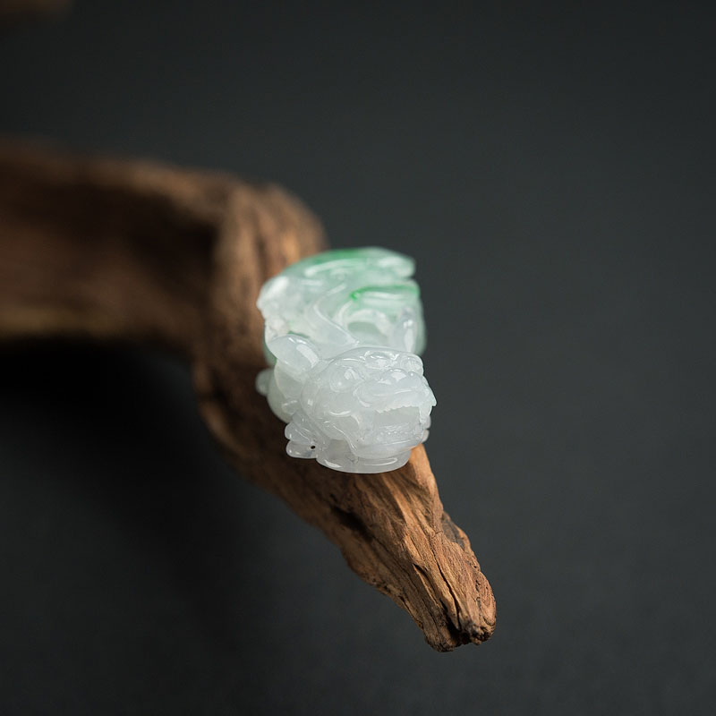 缅甸天然糯种飘翠翡翠貔貅吊坠-红掌柜