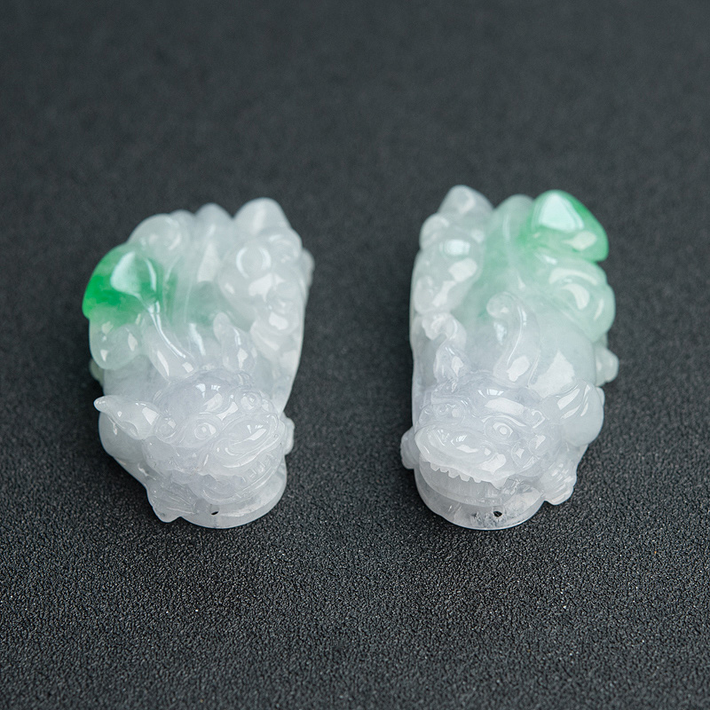 糯种飘翠翡翠貔貅吊坠-红掌柜