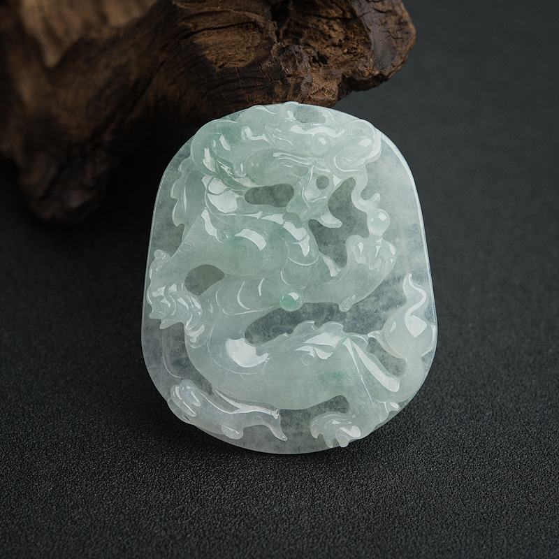糯种飘翠翡翠龙牌吊坠-红掌柜