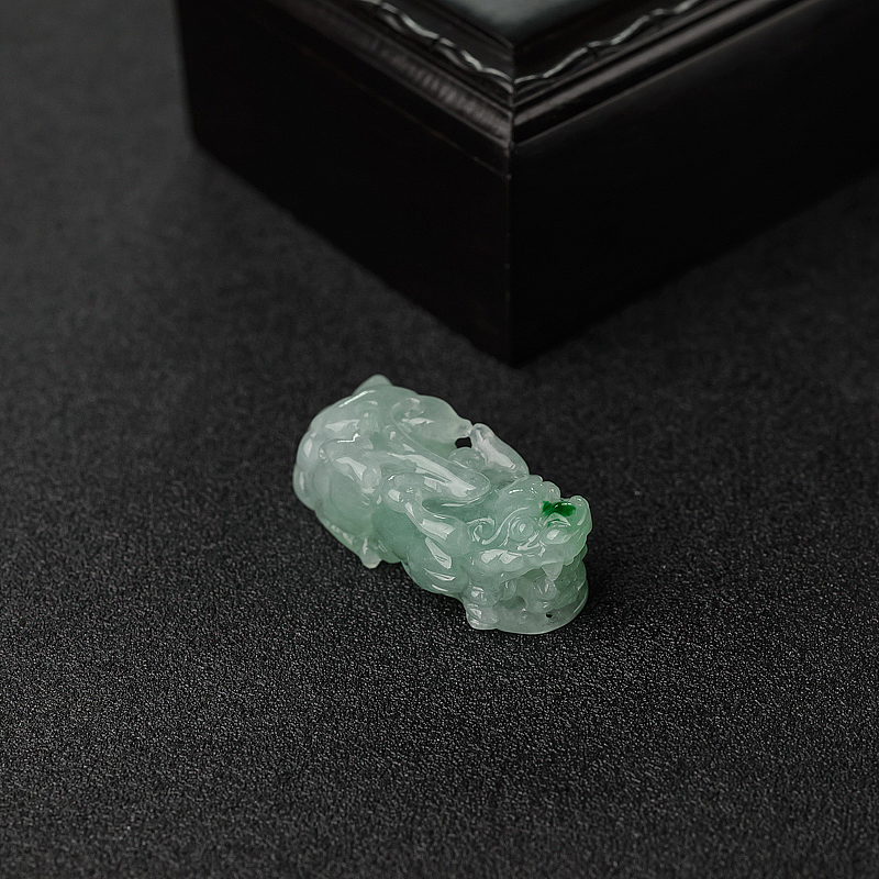 糯种飘翠翡翠貔貅吊坠-红掌柜