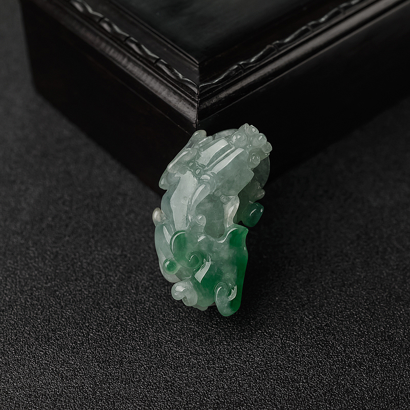 糯种飘翠翡翠貔貅-红掌柜