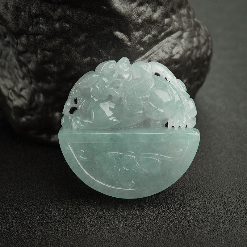 糯冰种浅绿翡翠貔貅吊坠-红掌柜