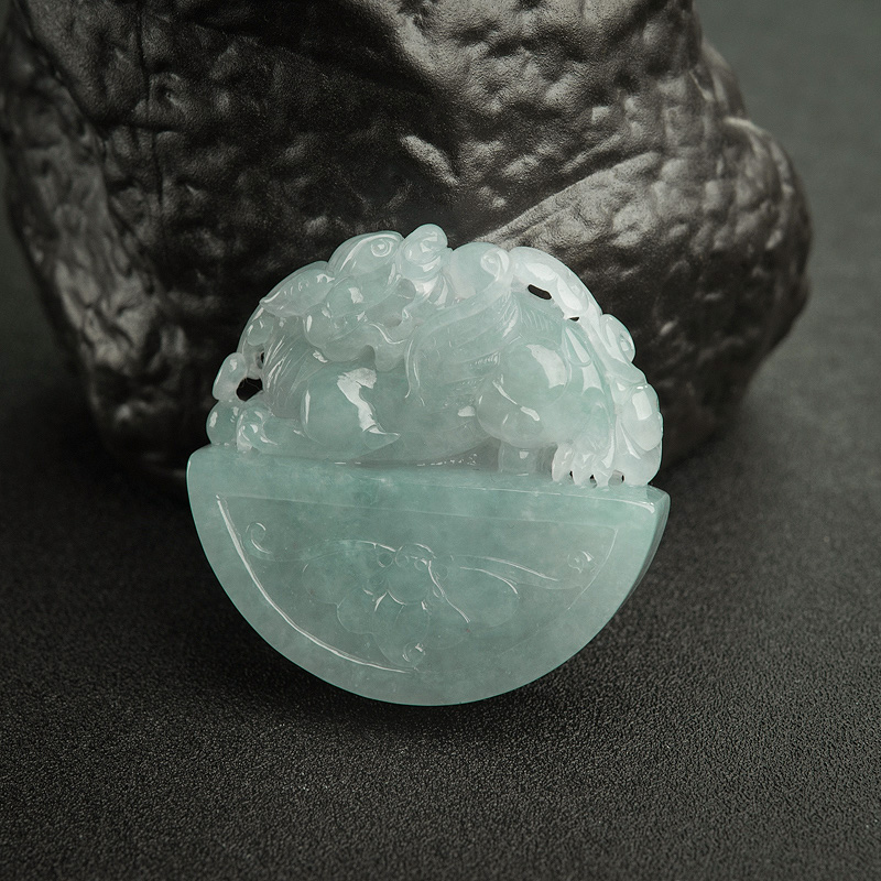 缅甸糯冰种浅绿翡翠貔貅吊坠-红掌柜