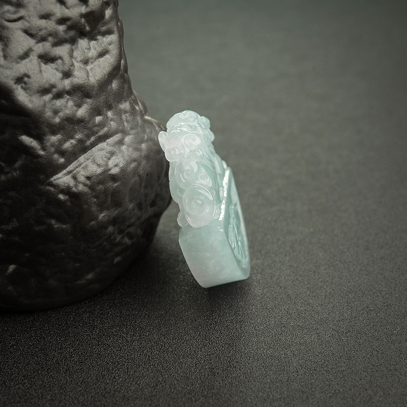 浅绿翡翠貔貅吊坠-红掌柜