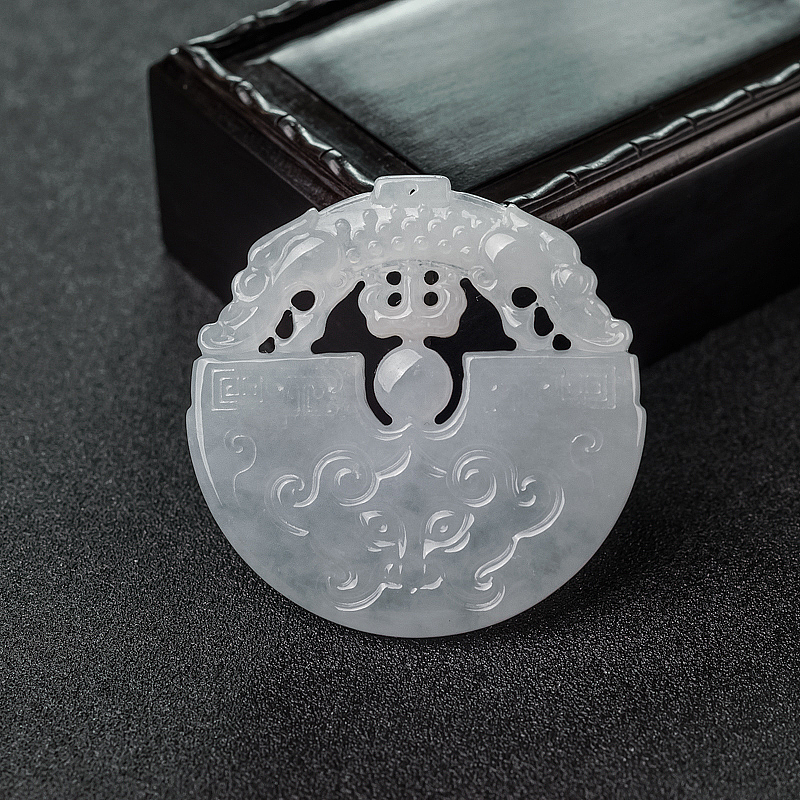 缅甸天然糯种翡翠镂雕兽面吊坠-红掌柜