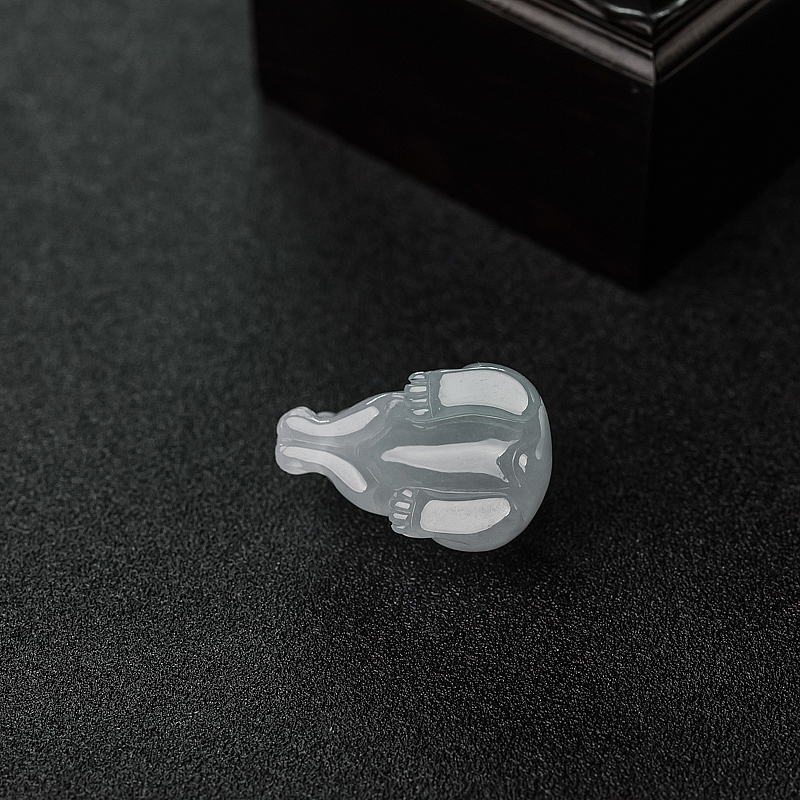 缅甸天然糯种翡翠兔子吊坠-红掌柜