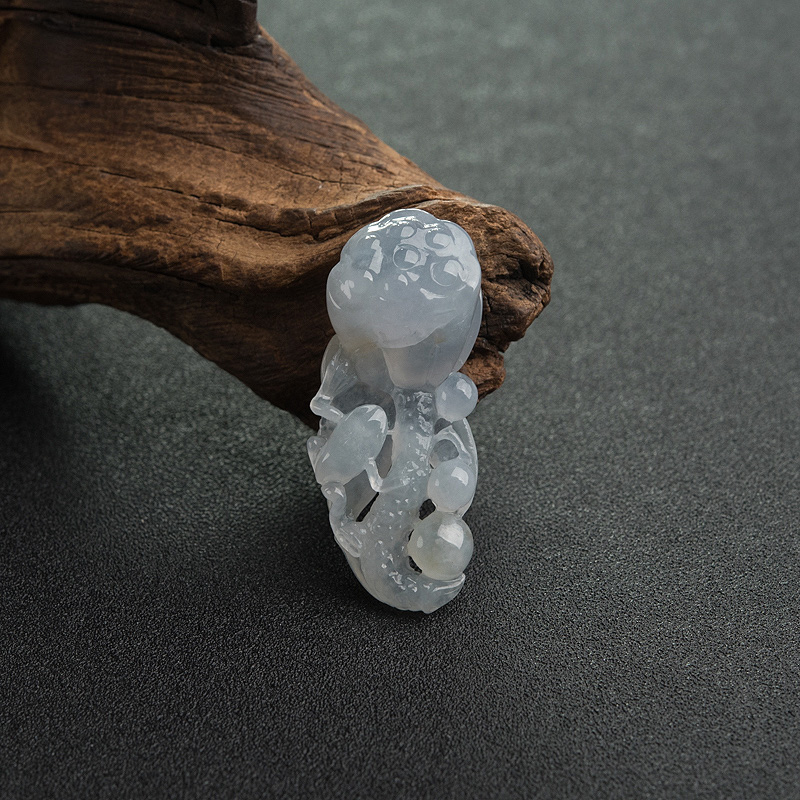 糯冰种浅绿翡翠镂雕连生贵子吊坠-红掌柜