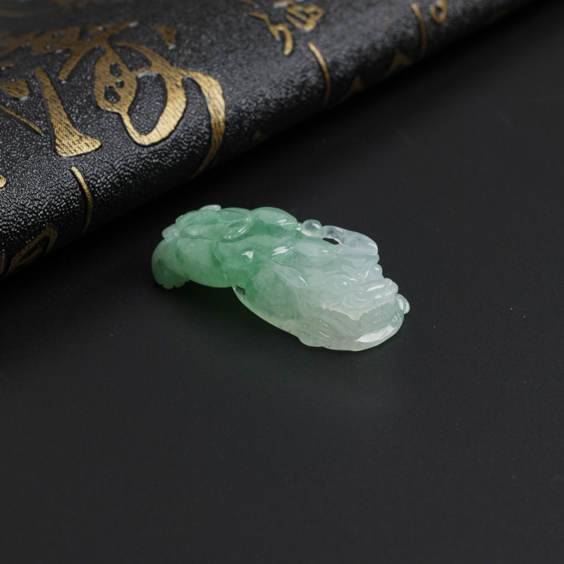 糯种飘绿翡翠貔貅摆件 - 红掌柜珠宝