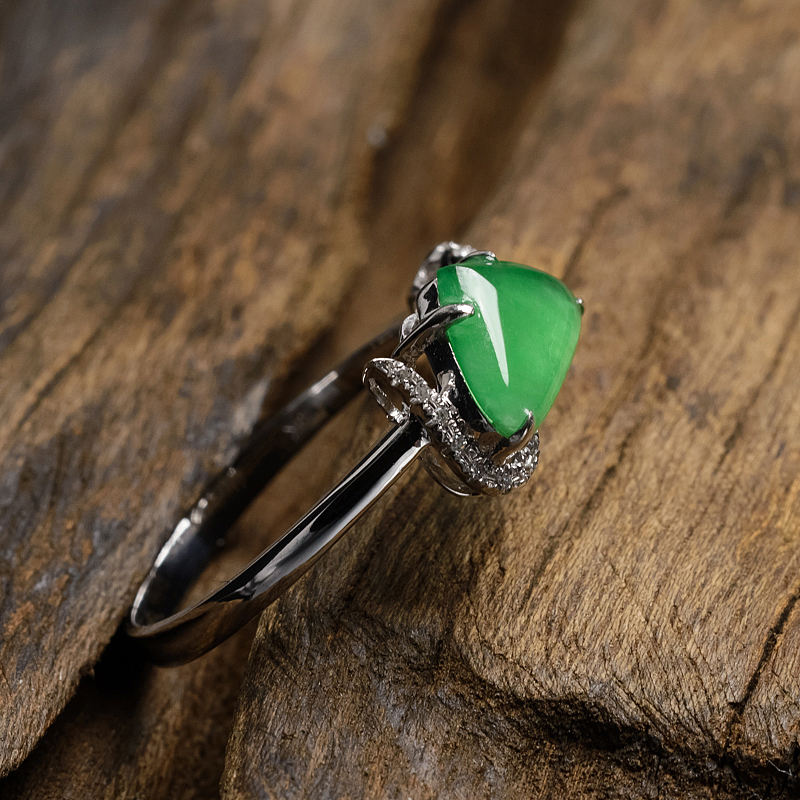 18K金镶翡翠戒指-红掌柜珠宝