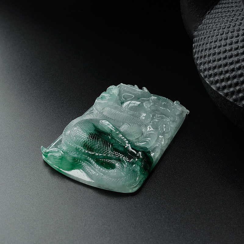 冰糯种翡翠飞龙-红掌柜
