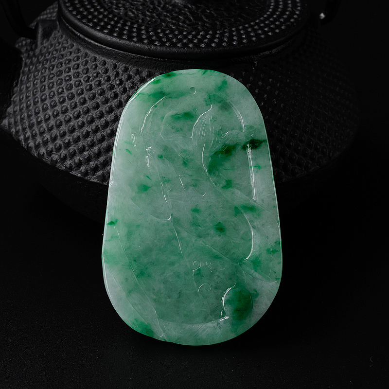 翡翠飞龙吊坠-红掌柜