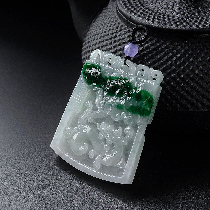 飘绿翡翠仿古龙牌-红掌柜