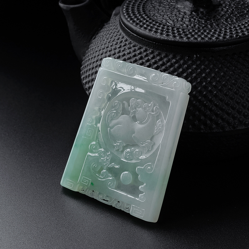 飘绿翡翠貔貅牌-红掌柜