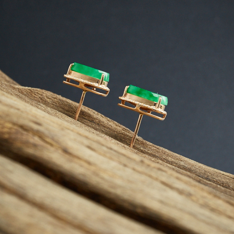 翡翠心形耳钉-红掌柜