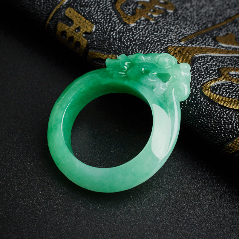 阳绿翡翠-红掌柜珠宝