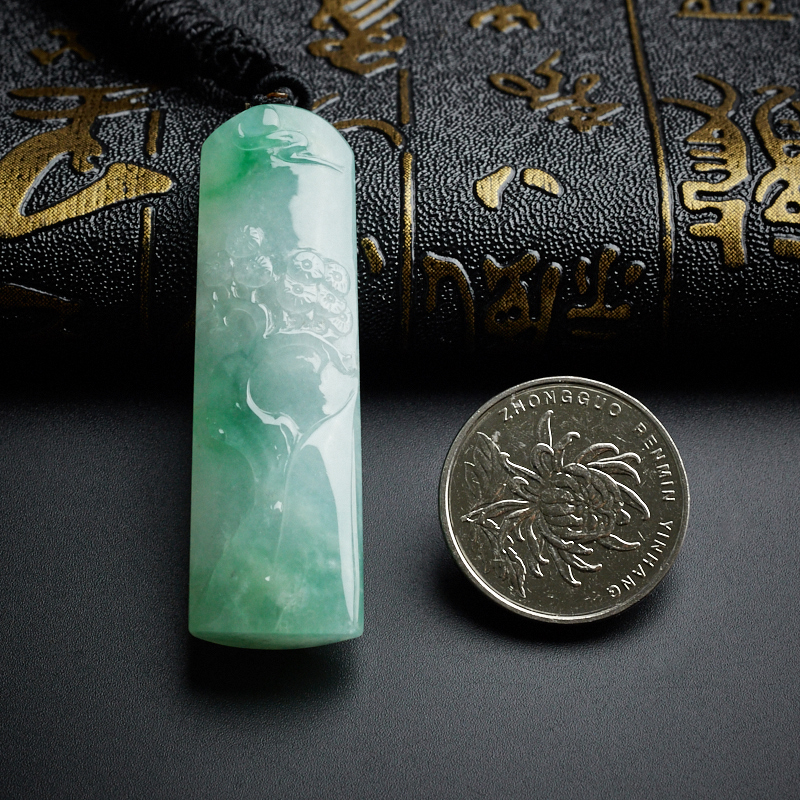 飘绿翡翠常-红掌柜珠宝