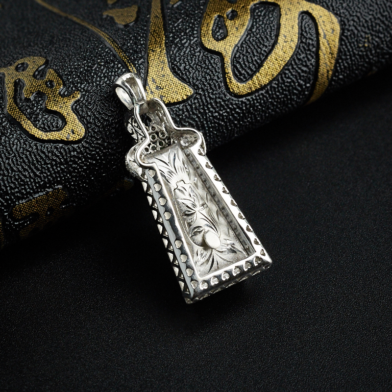 18K金镶缅甸冰糯种满绿翡翠吊坠-红掌柜