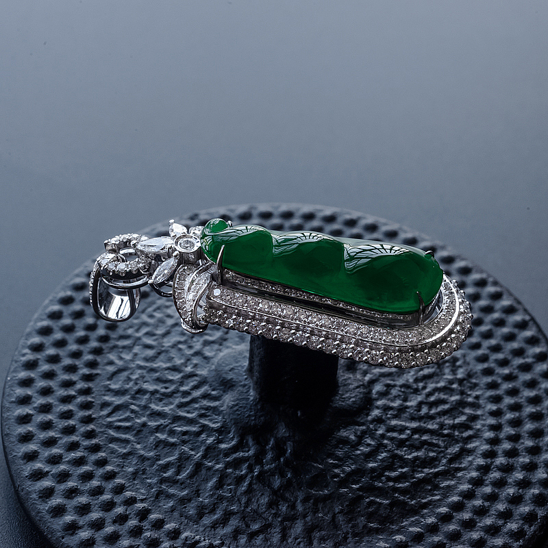 冰种翠色翡翠福豆吊坠-红掌柜