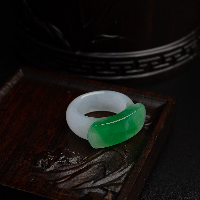 天然糯种飘翠翡翠扳指 - 红掌柜