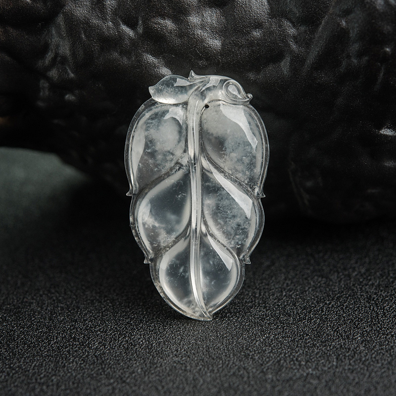 冰种翡翠叶子吊坠-红掌柜