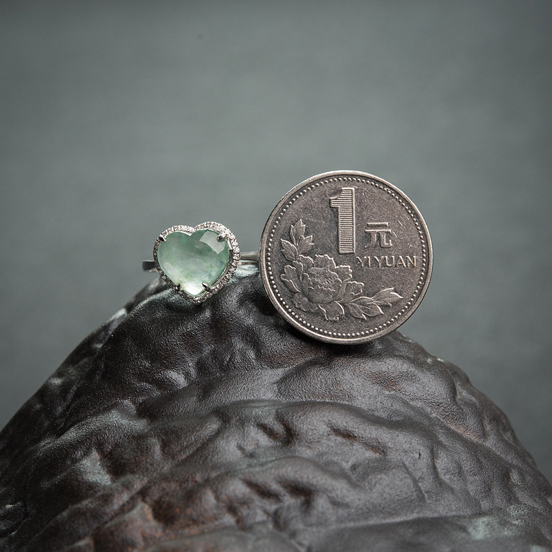 18K金镶钻冰种飘花翡翠戒指-红掌柜