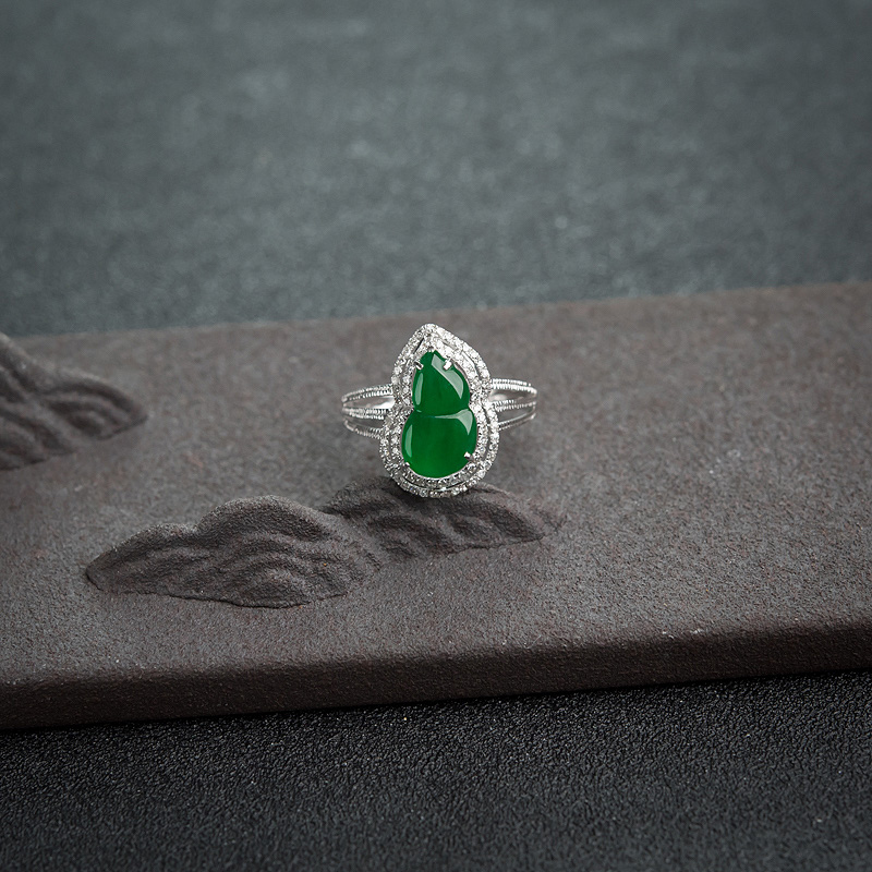 18K金镶钻糯种翠色翡翠葫芦戒指-红掌柜