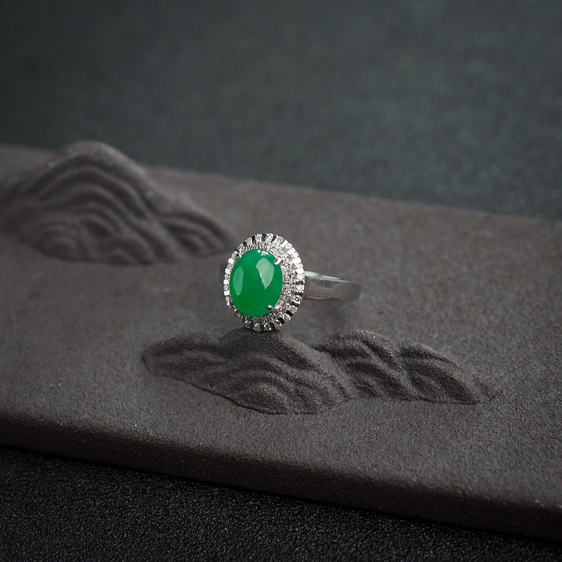 缅甸18K金镶钻糯种阳绿翡翠戒指-红掌柜