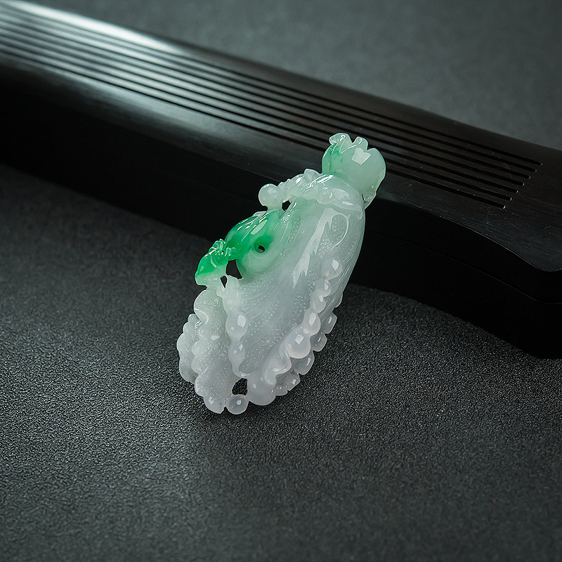 糯种飘翠翡翠白菜吊坠-红掌柜