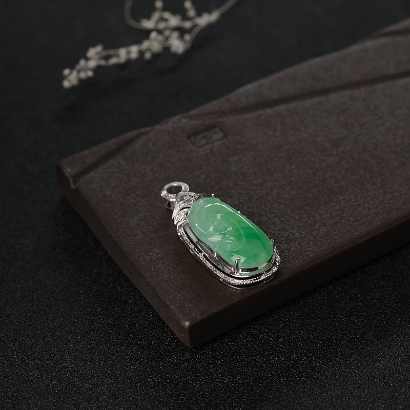 18K金镶钻糯种翡翠如意吊坠-红掌柜