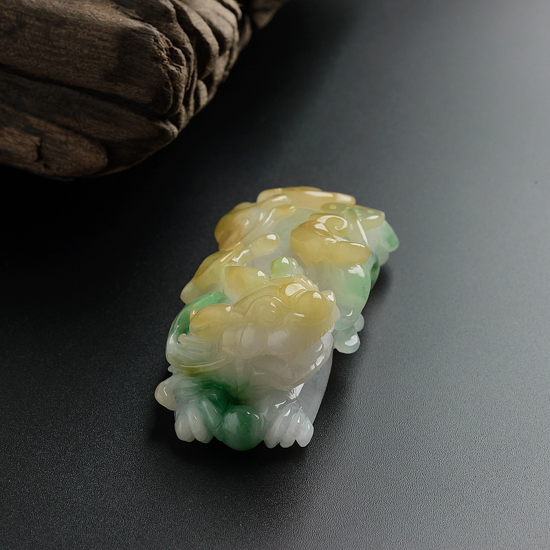 缅甸翡翠摆件-红掌柜