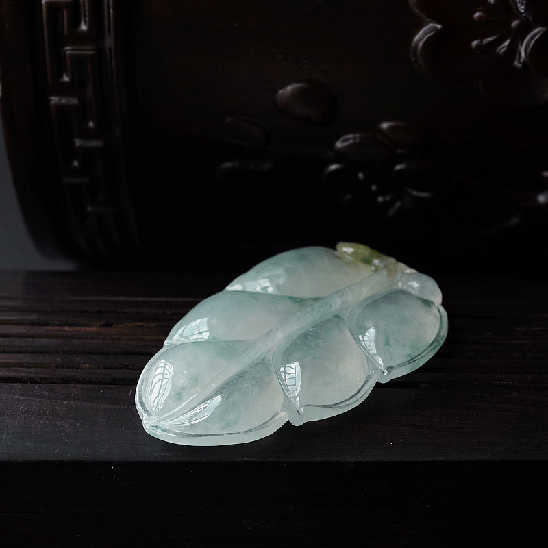 缅甸A货翡翠叶子吊坠 - 红掌柜