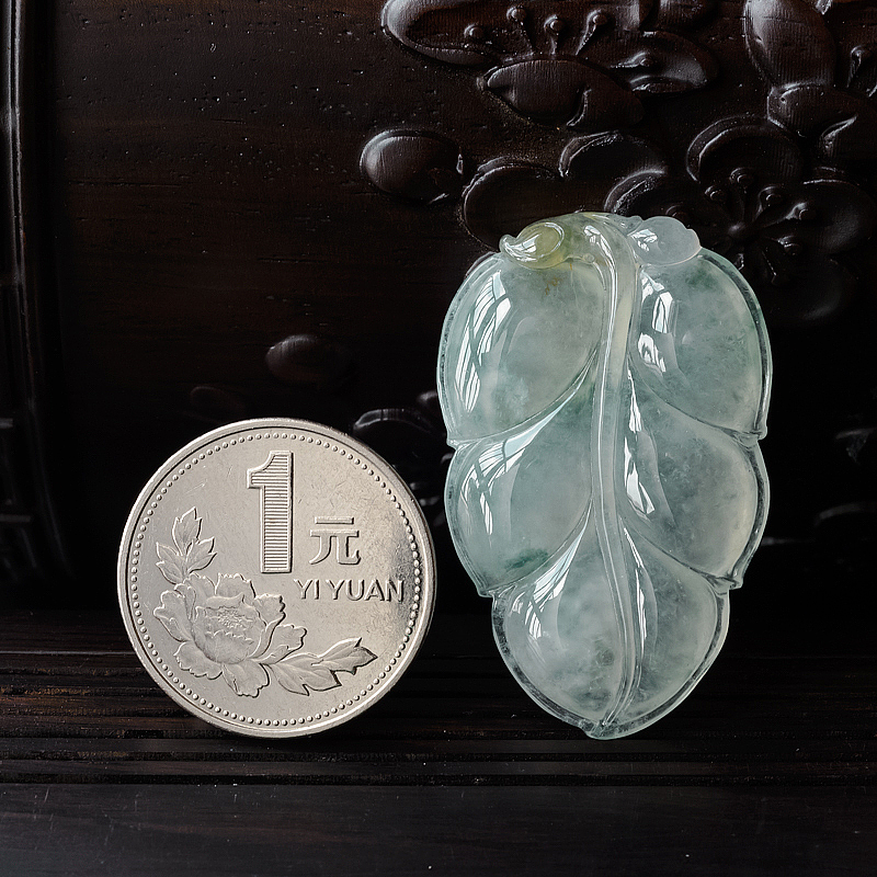 天然翡翠叶子吊坠 - 红掌柜