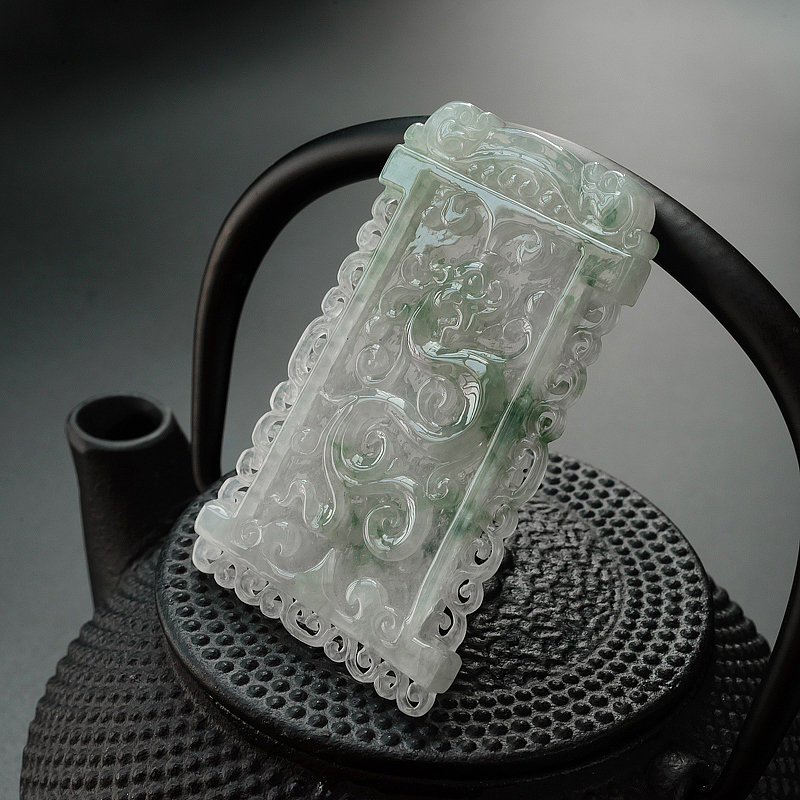 A货冰糯种飘绿翡翠镂空龙牌吊坠 - 红掌柜