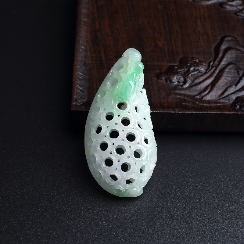 糯种翡翠吊坠-红掌柜