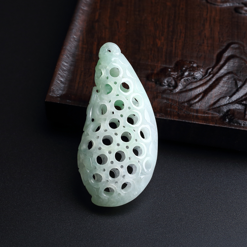 飘绿翡翠吊坠-红掌柜