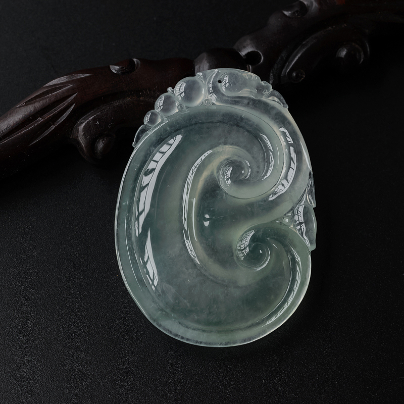 缅甸天然浅绿翡翠如意吊坠-红掌柜