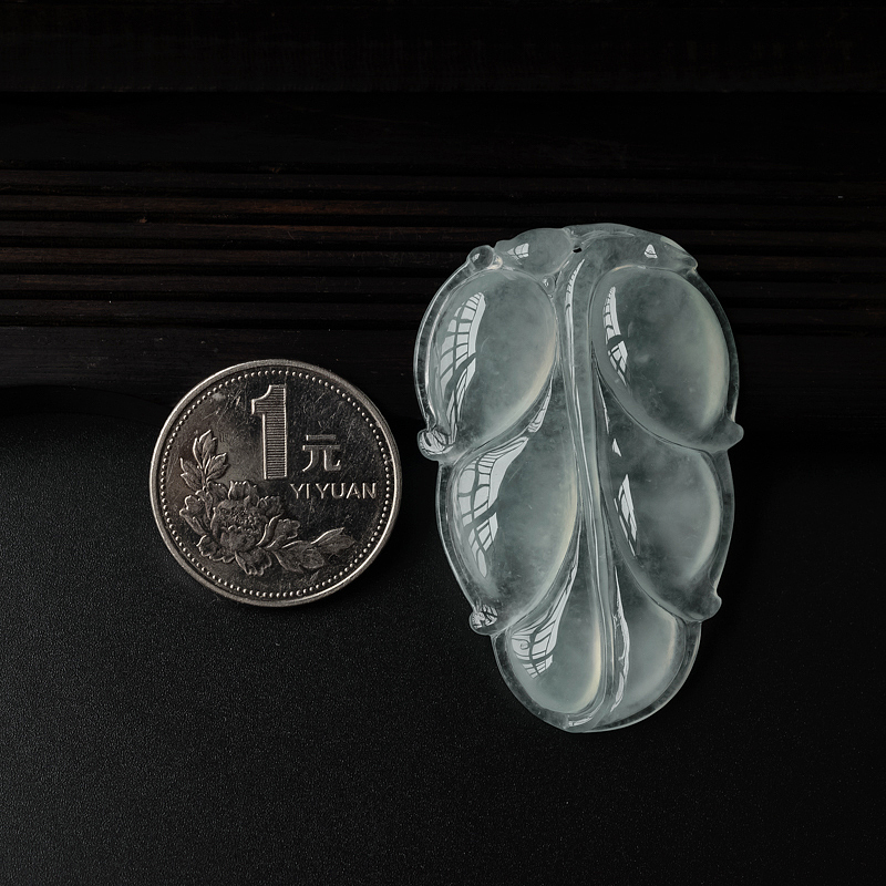 冰糯种浅绿翡翠叶子吊坠-红掌柜
