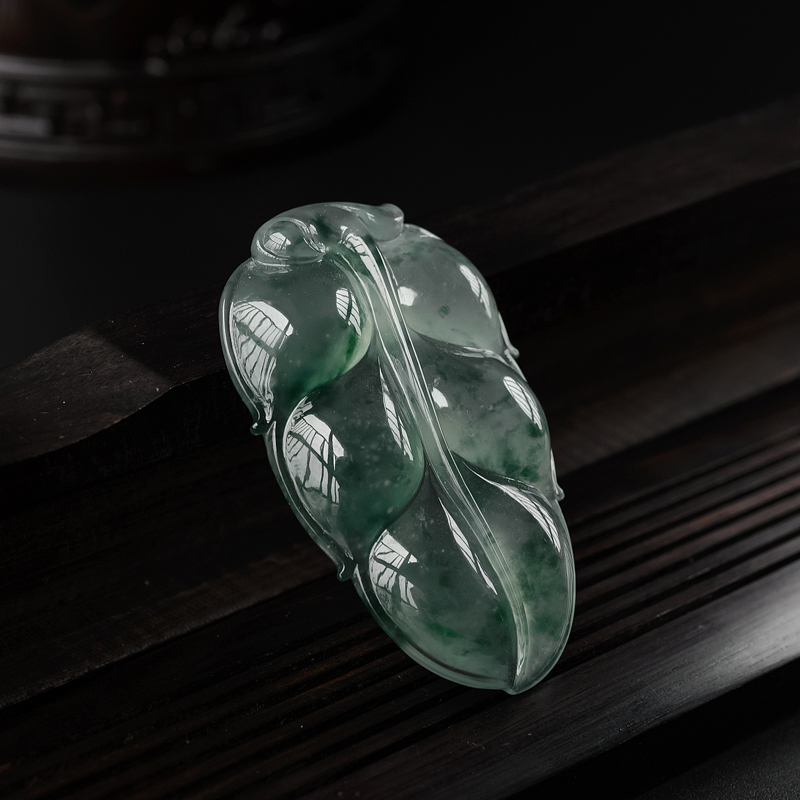 缅甸冰糯种飘花翡翠叶子吊坠-红掌柜