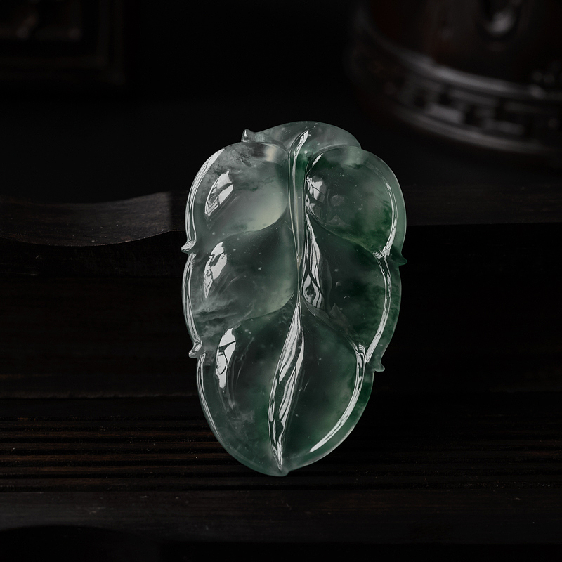 缅甸天然飘花翡翠叶子吊坠-红掌柜