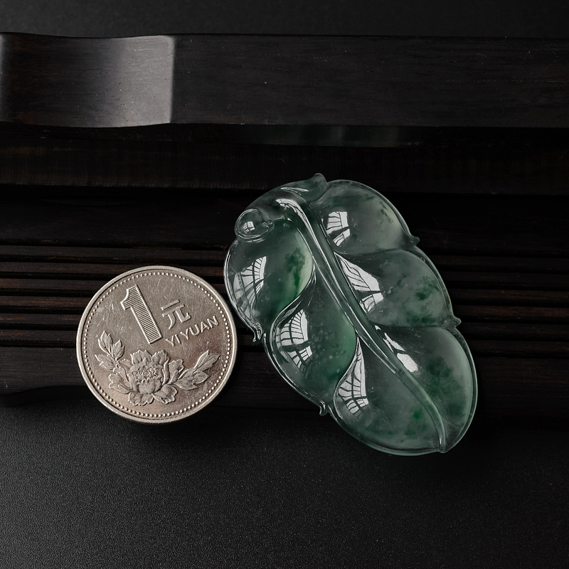 冰糯种飘花翡翠叶子吊坠-红掌柜